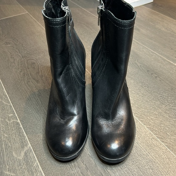 Marc Fisher Kattie Leather Ankle Booties Block Heel Black Women size 6.5 - Picture 5 of 13